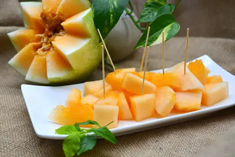 哈密瓜软绵绵的不脆是坏了吗