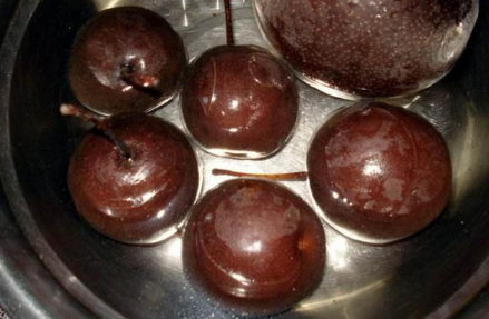 冻梨要冻多久变黑