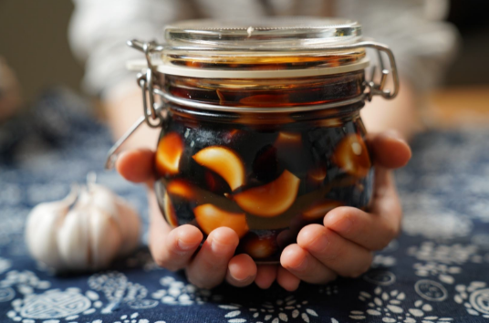 腊八蒜需要冷热交替存放吗