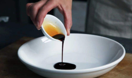 酱油都是黑色的吗