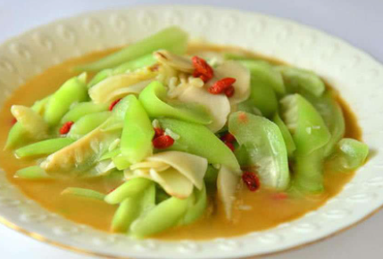 丝瓜炒黑了还能吃吗