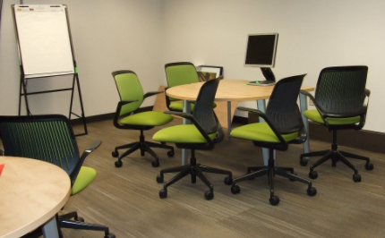 气压椅调高安全还是调低安全