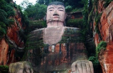 乐山大佛后面是谁的墓