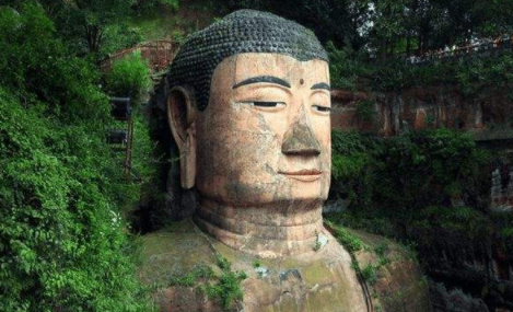 乐山大佛爬山还是坐船好