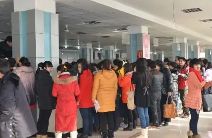 2022年初二民政局上班吗