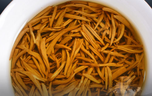 金骏眉是金色好还是黑色好