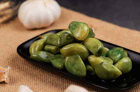 腊八蒜可以和萝卜一起腌吗