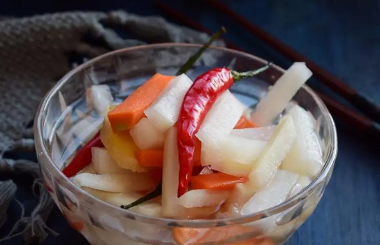 腊八蒜可以和萝卜一起腌吗