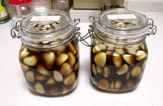 腊八蒜可以加蜂蜜吗