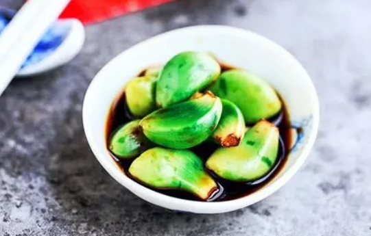 腊八蒜可以加蜂蜜吗