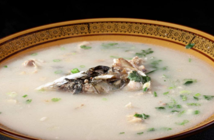 鱼煲汤需要用热水过下吗