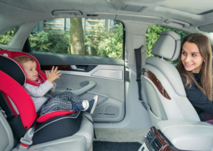 儿童安全座椅装在后排哪里最安全