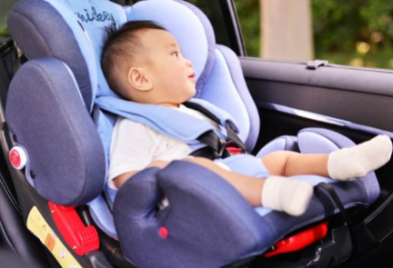 七座车第三排可以装儿童座椅吗