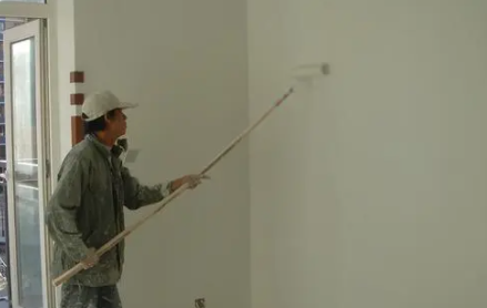 贴墙纸的墙面怎么处理