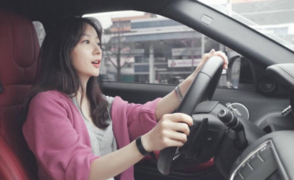 开车静电在车上还是身上