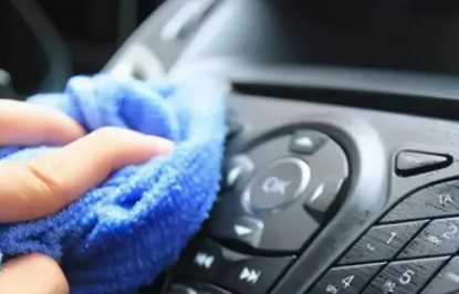 开车静电在车上还是身上