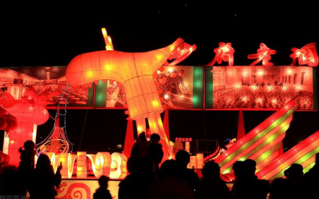 2022年故宫元宵节灯光秀几点开始