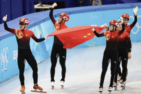2022北京冬奥会中国首金是谁