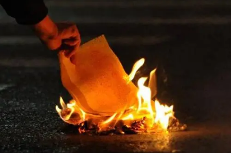 2022清明节烧纸钱能提前买好放家吗