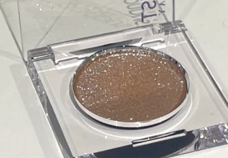 衰败城市牛郎眼影断货抢不到