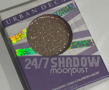 衰败城市牛郎眼影断货抢不到