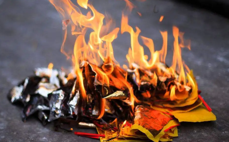 在外地清明节前一天还是前两天烧纸好2022