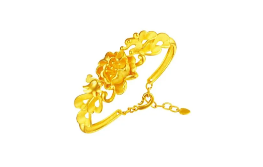 结婚三金是婆婆原来的要还她吗