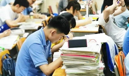 2022北京高校学生清明节可以随意外出吗