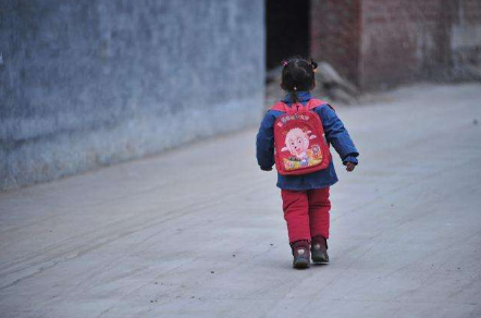 家人黄码小孩能去学校吗