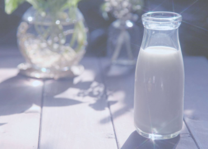 孩子喝高钙牛奶好还是纯牛奶好