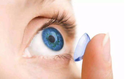 ok镜紫色的是哪只眼睛