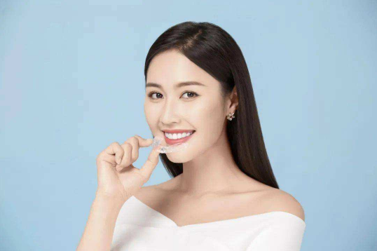 贴美白牙贴可以吞口水吗