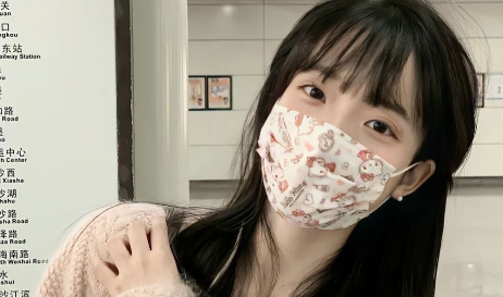 女主播实为男运营骗粉丝打赏怎么回事