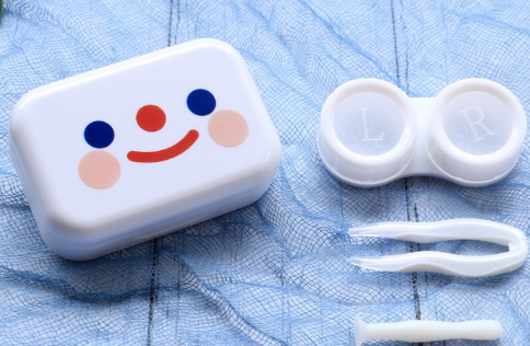 OK镜片是一只只拿出来洗还是分开拿出来洗