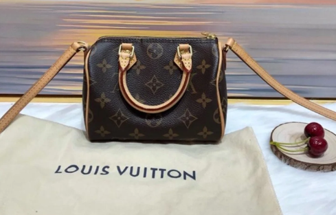 第一次买lv买会尴尬吗