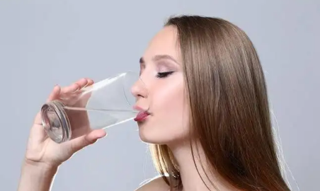 人喝酸性水好还是碱性水好