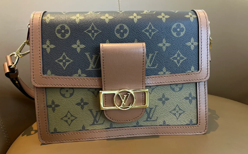 lv专柜买包要留电话吗