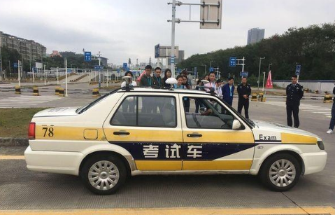 一万三买个驾驶证贵吗