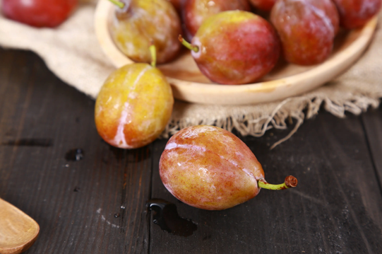 新鲜西梅和西梅干哪个通便