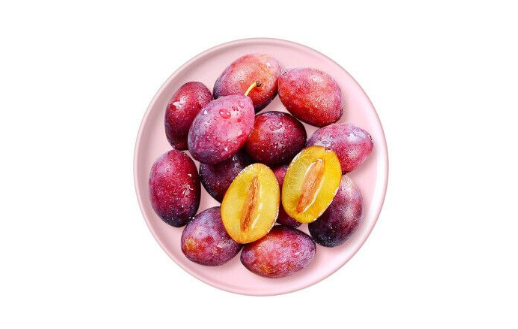 西梅太甜是泡药水了吗