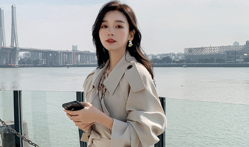 风衣穿了一天用不用洗