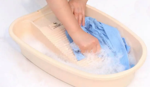 衣服可以囤两三天再洗吗