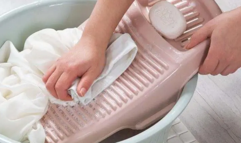 衣服可以囤两三天再洗吗