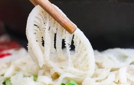 牛百叶有臭味正常吗