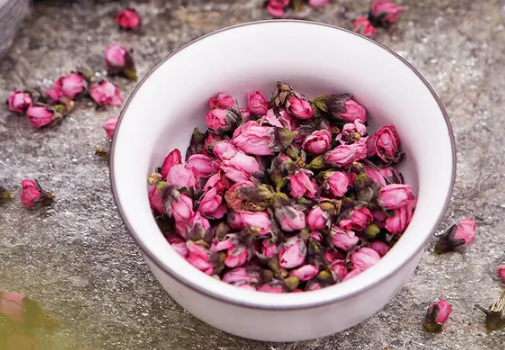 桃花茶用冷水还是热水泡