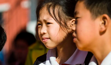 小学生喜欢一个人怎么表白不尴尬