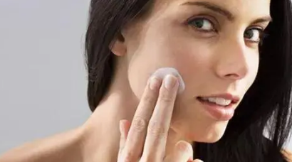 如何防止脸部干燥