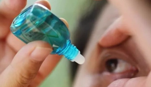 右眼皮跳是什么预兆女