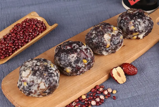 粘豆包蒸好了用焖吗