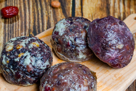 粘豆包酸了还能吃吗